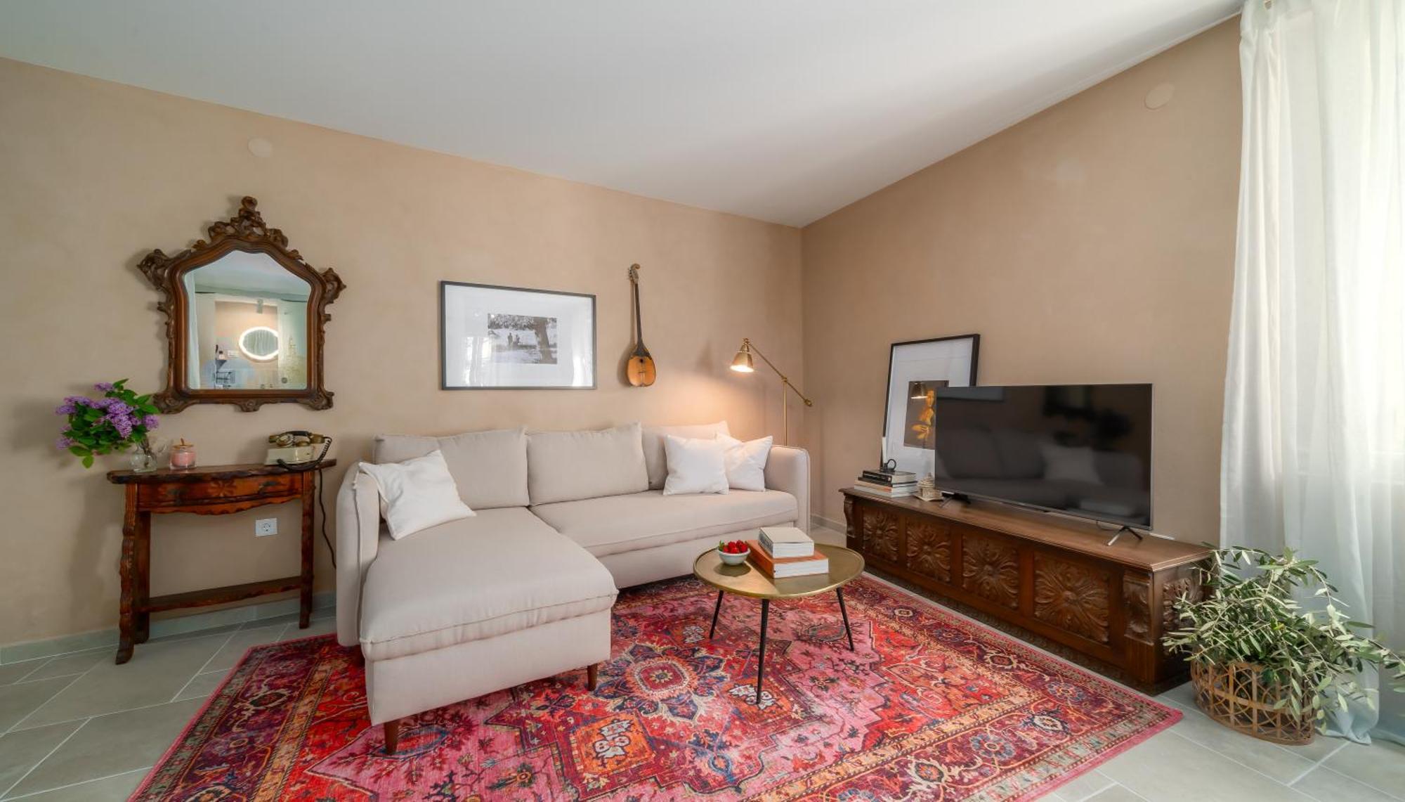 Montalbano Gem - Heritage Studio With Airy Vibes 罗维尼 外观 照片